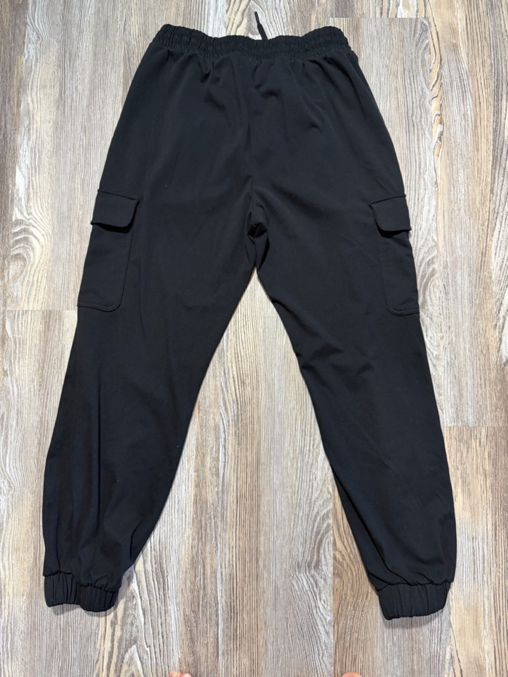 Women’s Yogalicious Black Cargo Joggers with Pockets, size Medium - Picture 2 of 6